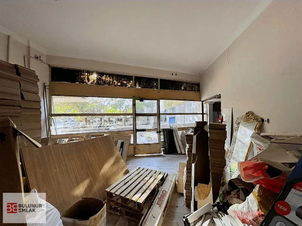 KEMER DE KAÇMAZ FIRSAT ÇOK AMAÇLI DÜKKAN