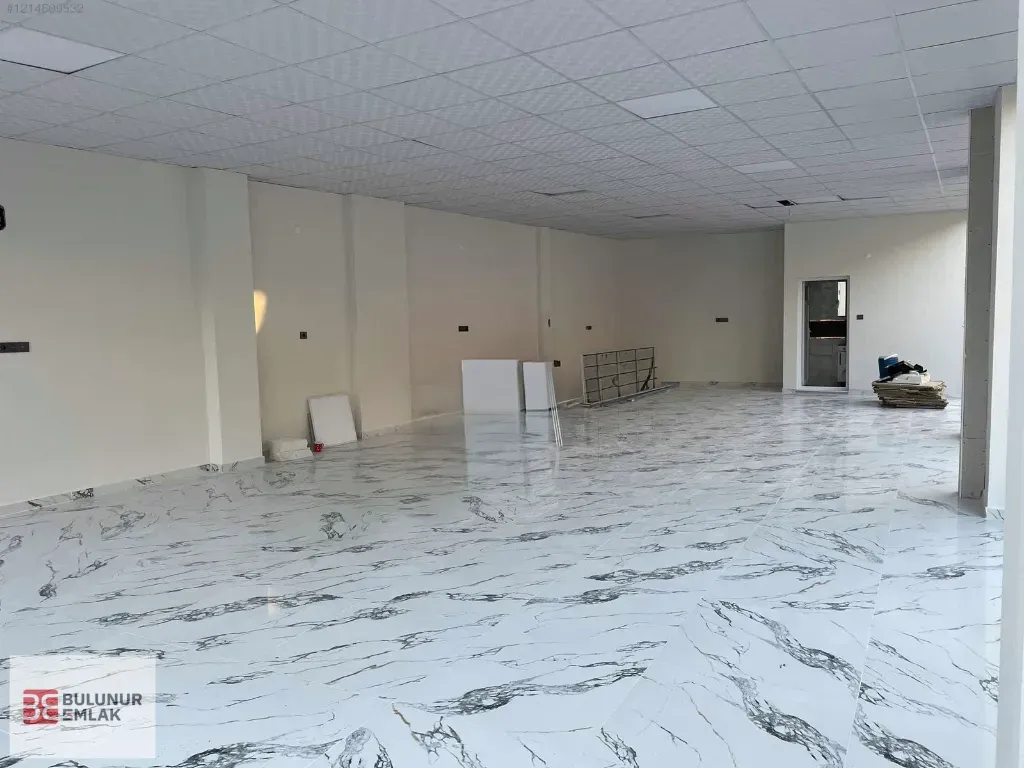 UMURLU KÖŞE KONUMLU SIFIR DÜKKAN