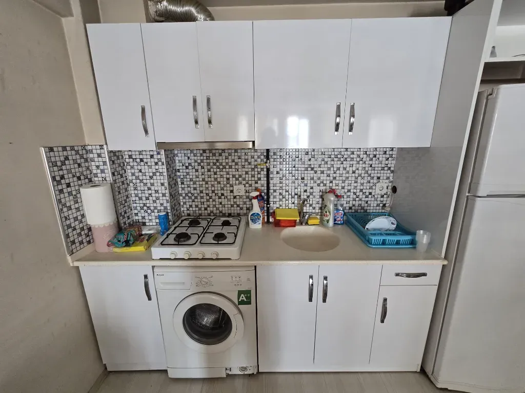 BULUNUR EMLAKTAN ORTA MAHALLEDE EŞYALI KİRALIK 2+1 ARA KAT DAİRE