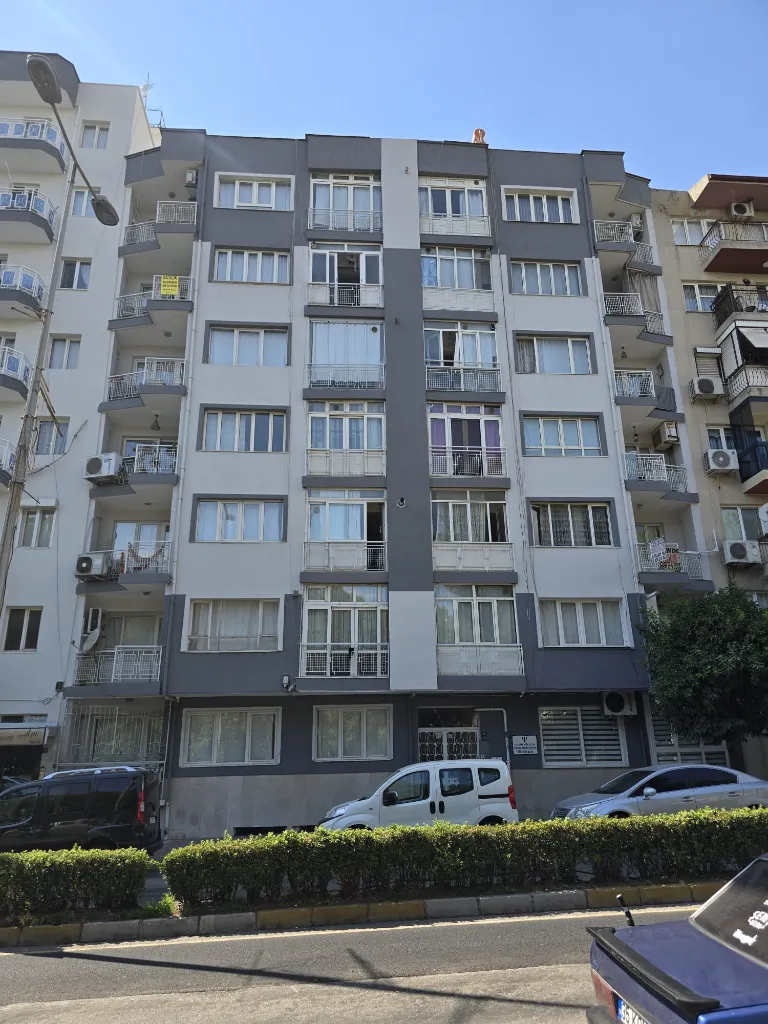 BULUNUR EMLAKTAN MEŞRUTİYET CADDE ÜSTÜ ARAKAT ACİL SATILIK DAİRE
