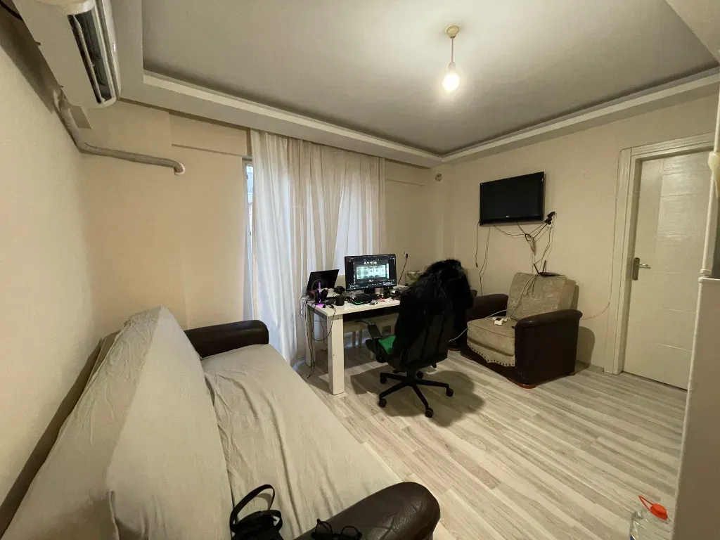 BULUNUR EMLAKTAN ORTA MAHALLEDE 1+1 SATILIK FIRSAT DAİRE