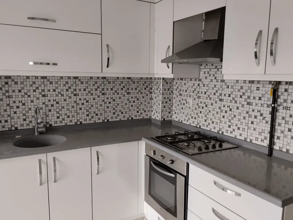 BULUNUR EMLAK'TAN ATA MAHALLESİNDE KİRALIK FIRSAT 2+1 DAİRE....